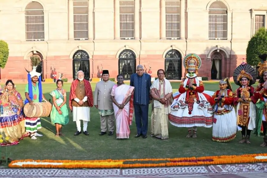 ৰাষ্ট্ৰপতি ভৱনত আয়োজিত ‘এট হোম’ অভ্যৰ্থনা অনুষ্ঠান...