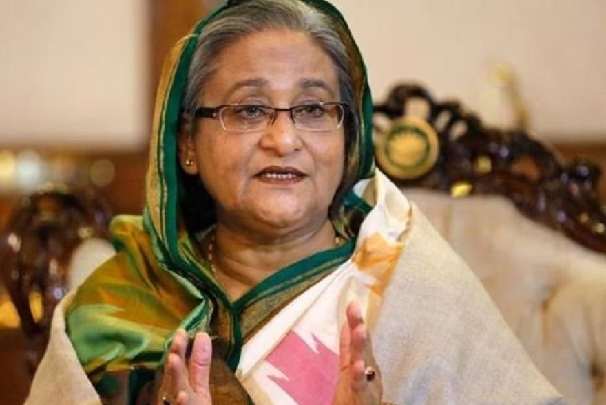 বাংলাদেশৰ প্ৰাক্তন প্ৰধানমন্ত্ৰী শ্বেইখ হাছিনাৰ পাছপ’ৰ্ট বাতিল, গ্ৰেপ্তাৰী পৰোৱানাৰ পিছত অন্তৱৰ্তীকালীন চৰকাৰৰ সিদ্ধান্ত