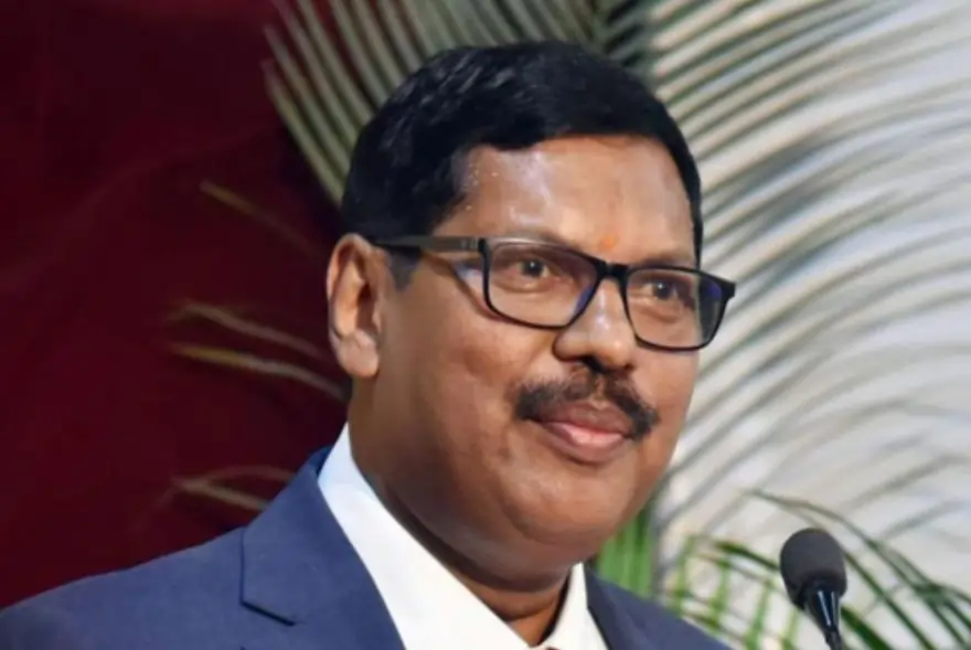 আজি ভাৰতৰ মুখ্য ন্যায়াধীশ হিচাপে দায়িত্ব গ্ৰহণ কৰিব ন্যায়াধীশ বি. আৰ গাভায়ে...