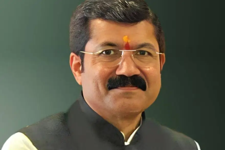কনাড পুৰকায়স্থ