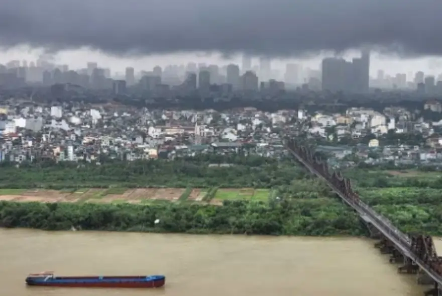 ভিয়েটনামত প্ৰচণ্ড বৰষুণ, ভূমিস্খলন আৰু বানৰ তাণ্ডৱ; মৃত্যুৰ সংখ্যা ১৯লৈ বৃদ্ধি