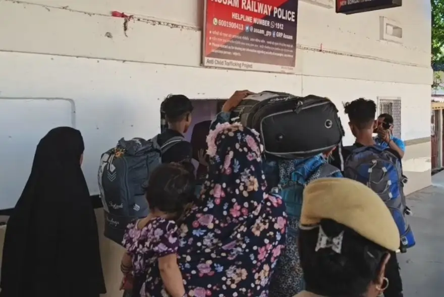 বঙাইগাঁৱত ১১ অবৈধ বাংলাদেশী নাগৰিকক আটক