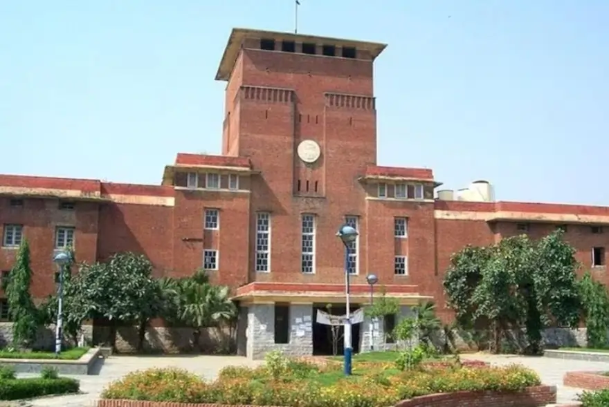 দিল্লী বিশ্ববিদ্যালয়ত অঘটন