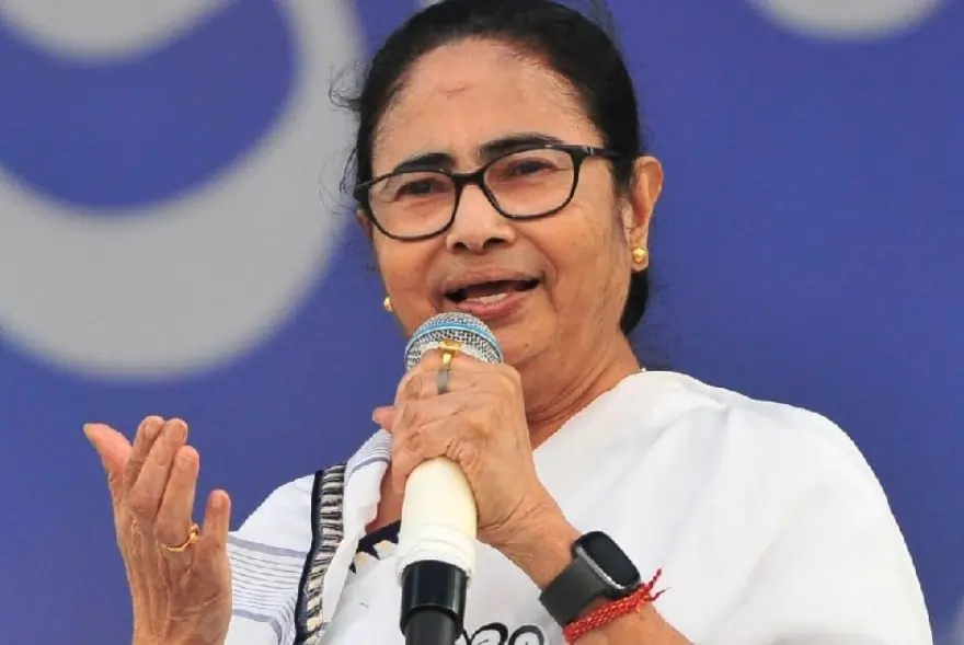 দলবদ্ধ ধৰ্ষক লৈ মমতা বেনাৰ্জীৰ বিস্ফোৰণ
