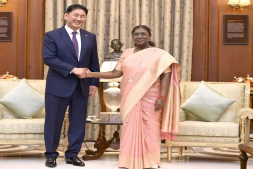ৰাষ্ট্ৰপতি ভৱনত মংগোলীয়াৰ ৰাষ্ট্ৰপতিক আতিথ্য প্ৰদান দ্ৰৌপদী মূৰ্মূৰ
