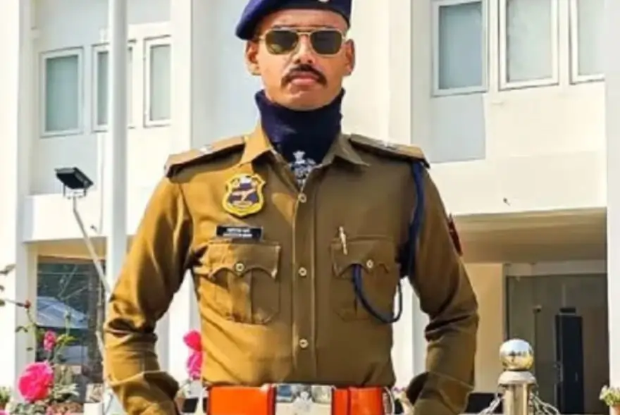 গ্ৰেপ্তাৰৰ পিছতে চাকৰিৰ পৰা নিলম্বন কৰা হ’ল সন্দীপন গাৰ্গক