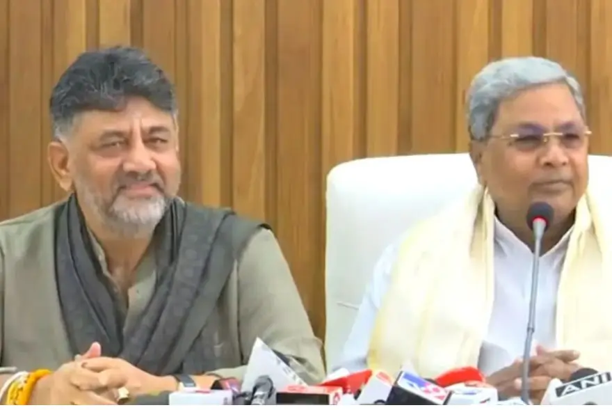 "মই কংগ্ৰেছৰ এজন নিষ্ঠাবান জোৱান...”; ৰাজনৈতিক বিতৰ্কক লৈ কি ক’লে ডি কে শিৱকুমাৰে?