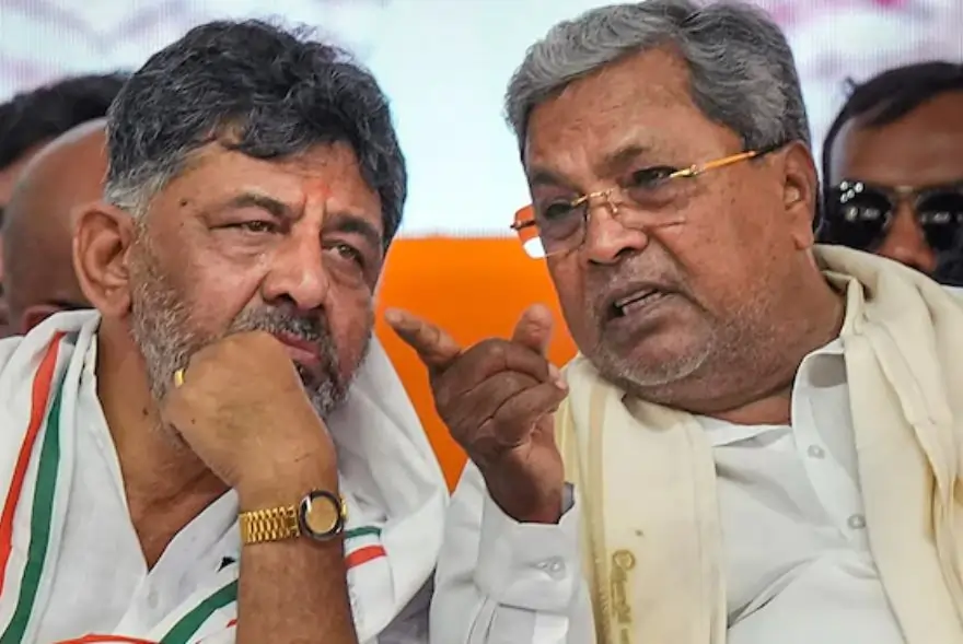 "মই এটা সুযোগ পোৱা উচিত...”;মুখ্যমন্ত্ৰীৰ পদৰ বিতৰ্কৰ মাজতে দিল্লীত উপস্থিত কৰ্ণাটকৰ ১০জন বিধায়ক