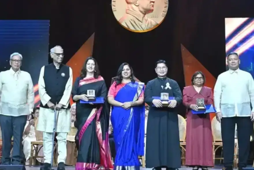 ভাৰতীয় এন জি অ’লৈ ৰেমন মেগছেছে বঁটা; ৫৫ হাজাৰ স্বেচ্ছাসেৱকলৈ উচৰ্গা সন্মান