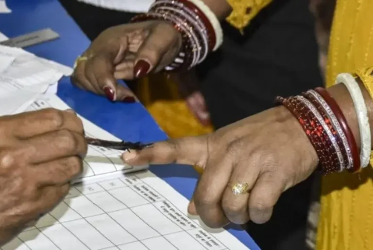 বিহাৰ নিৰ্বাচন: দ্বিতীয় পৰ্যায়ত নিৰ্ণয় হ’ব এন ডি এৰ ১২২, মহাগঠবন্ধনৰ ১২৬ গৰাকী প্ৰাৰ্থীৰ ভাগ্য