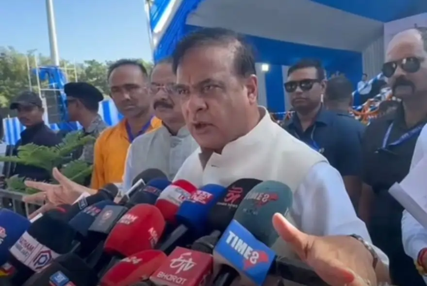 ‘জুবিনক্ষেত্ৰত যিয়ে মদ ঢালিব তাক এক মুহূৰ্ততে গ্ৰেপ্তাৰ কৰিম’; মুখ্যমন্ত্ৰী