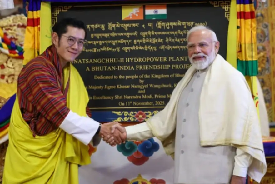 প্ৰধানমন্ত্ৰী মোদী আৰু ভূটানৰ ৰজাই শুভাৰম্ভ কৰিলে এই বৃহৎ প্ৰকল্পৰ