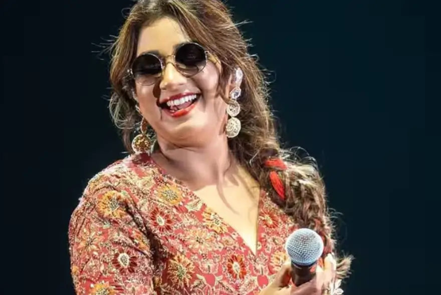 শ্ৰেয়া ঘোষালৰ লাইভ শ্ব’ত অঘটন; নিয়ন্ত্ৰণহীন দৰ্শক