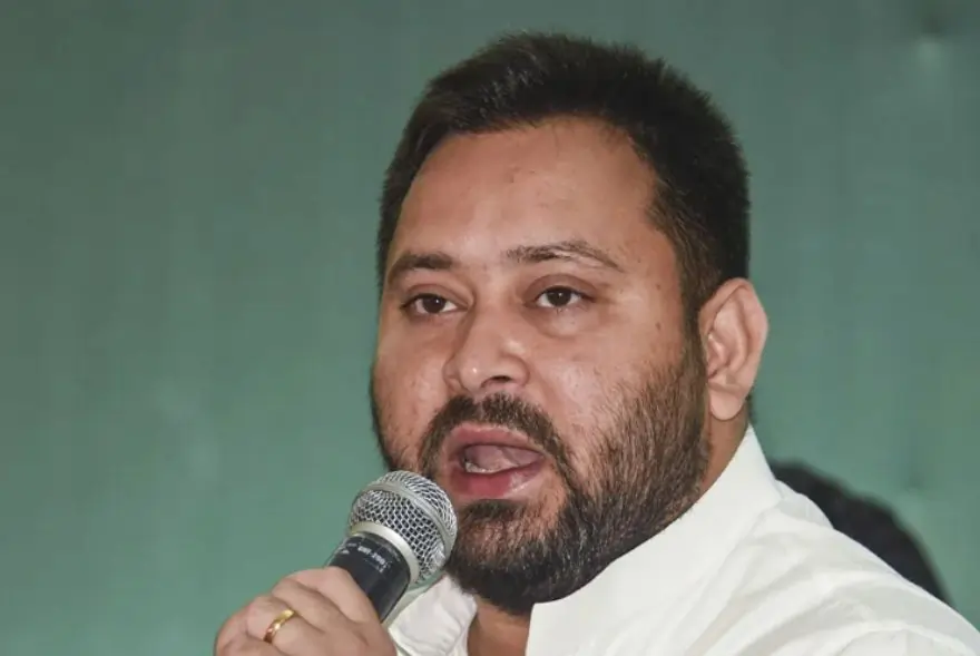 ৰাঘোপুৰত সলনি হৈছে ৰাজনৈতিক প্ৰেক্ষাপট; ৩০০০ হাজাৰ ভোটত পিছ পৰি আছে তেজস্বী যাদৱ