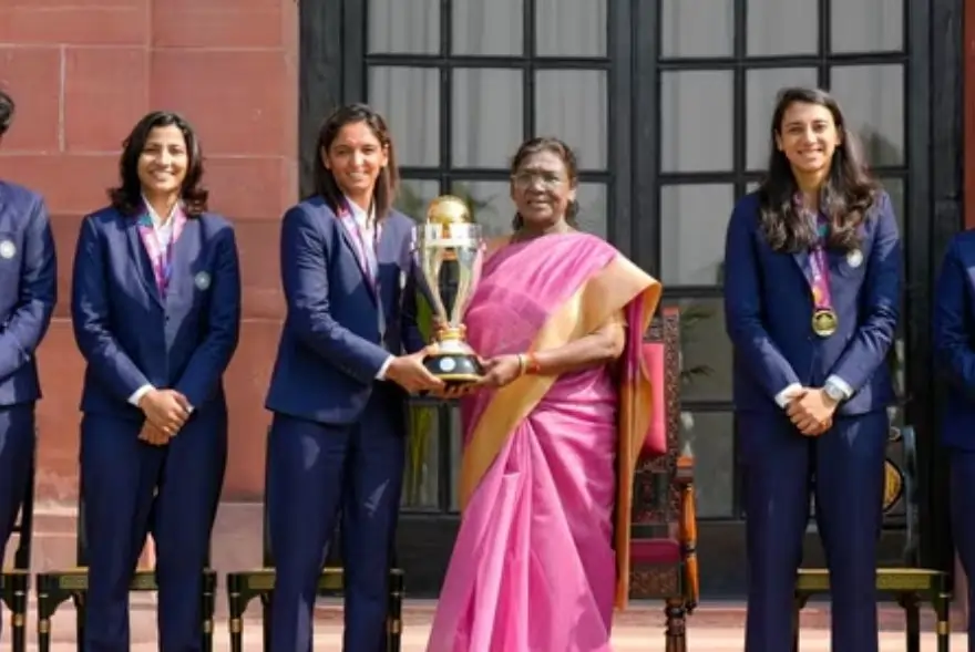 'আপোনালোক নতুন প্ৰজন্মৰ আদৰ্শ'; ৰাষ্ট্ৰপতিক সাক্ষাৎ চেম্পিয়ন কন্যাৰ