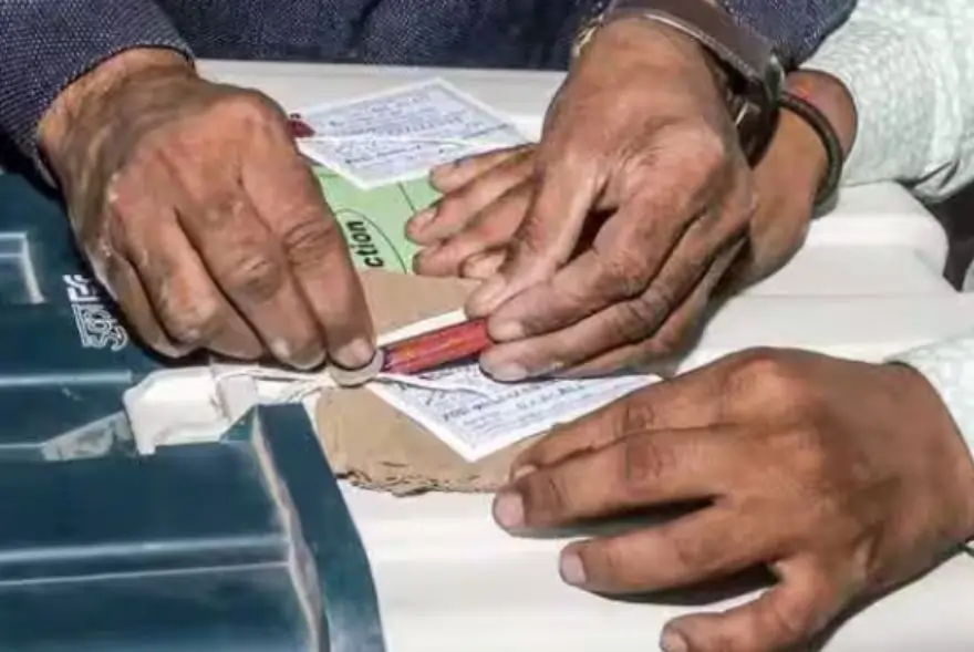 নিৰ্বাচনৰ পূৰ্বে পশ্চিম বংগত ভোটাৰ তালিকাৰ পৰা বাদ পৰিব ৫৮ লাখৰ নাম