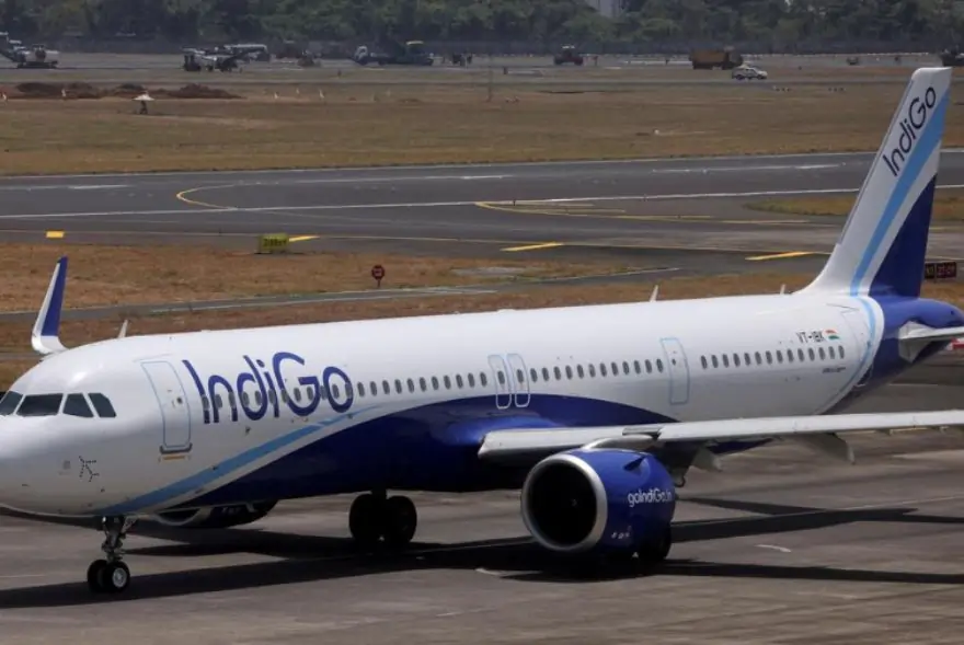 ইণ্ডিগোৰ বিৰুদ্ধে কঠোৰ DGCA, বিমান সেৱা পাঁচ শতাংশ হ্ৰাস কৰাৰ সিদ্ধান্ত