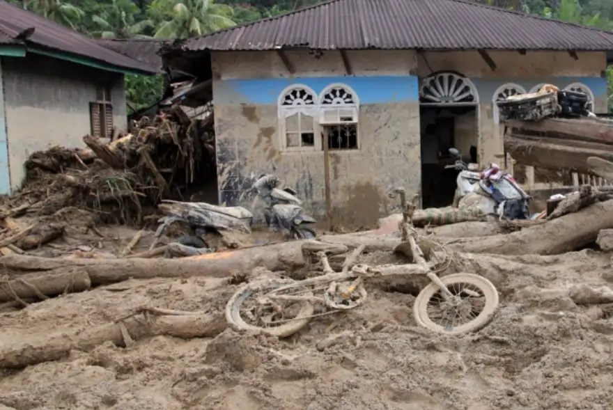 ৩০ দিনত ১৪০০ ভূমিকম্প… প্ৰকৃতিৰ ক্ৰোধৰ সন্মুখীন এইখন দেশ