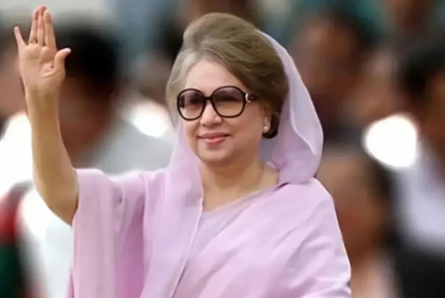 অসুস্থতাৰ সৈতে যুঁজি অৱশেষত শেষ নিশ্বাস ত্যাগ খালেদা জিয়াৰ… ৭ দিনীয়া শোক ঘোষণা