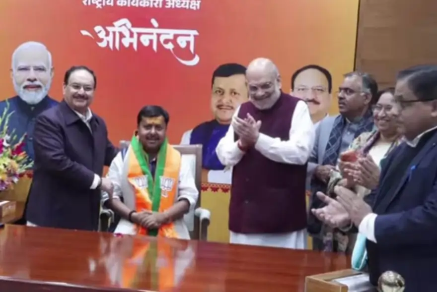 বিজেপিৰ মুখ্য কাৰ্যালয়ত দায়িত্ব গ্ৰহণ কৰিলে নীতিন নবীনে, শ্বাহ-নাড্ডাই জনালে শুভেচ্ছা