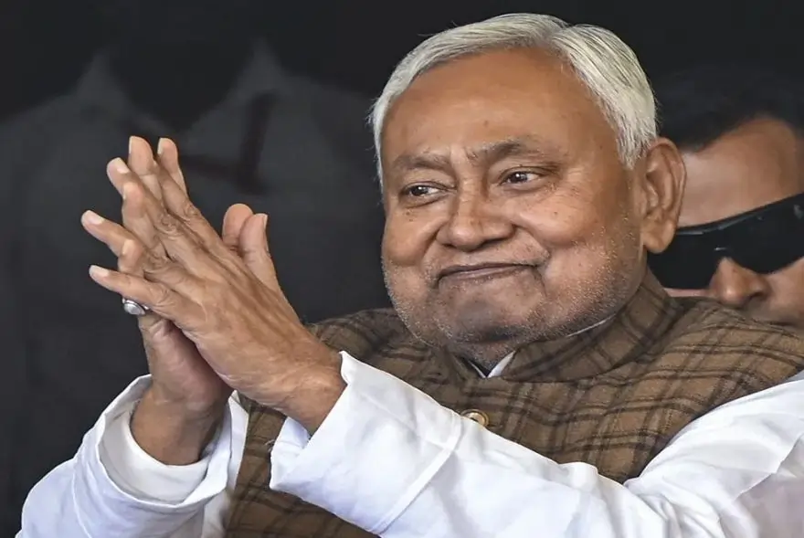হিজাব বিতৰ্কৰ মাজতে নিৰাপত্তা বৃদ্ধি মুখ্যমন্ত্ৰী নীতিশ কুমাৰৰ; সামাজিক মাধ্যমত আহিছে ভাবুকি