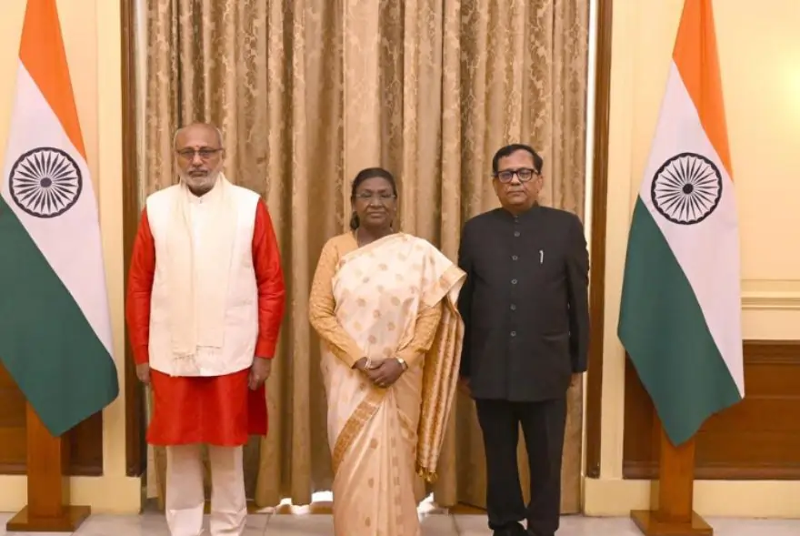 ৰাজ কুমাৰ গোৱেলক মুখ্য তথ্য আয়ুক্ত নিযুক্তি, ৰাষ্ট্ৰপতিয়ে দিলে শপত