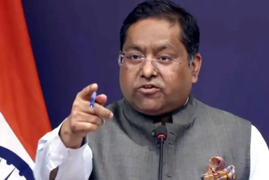 সংখ্যালঘুৰ ওপৰত জ্ঞান দিয়া পাকিস্তানক কঠোৰ প্ৰত্যুত্তৰ ভাৰতৰ…