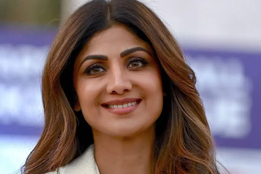 বিপদে লগ এৰা নাই বলীউডৰ অভিনেত্ৰী শিল্পা শেট্টীৰ; মুম্বাইৰ বাসগৃহত আয়কৰ অভিযান