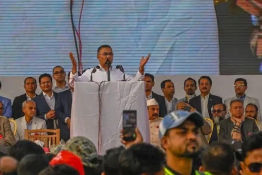 অস্থিৰতাৰ মাজতে বনবাসৰ অন্ত পেলাই বাংলাদেশলৈ ঘূৰিল তাৰিক ৰহমান, ভংগ কৰিলে প্ৰতিশ্ৰুতি !