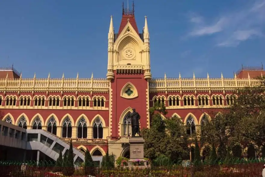 ৩২,০০০ শিক্ষকৰ মুখত হাঁহি বিৰিঙালে কলকাতা উচ্চ ন্যায়ালয়ে