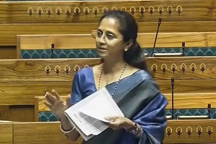 'দিল্লীত ঘূৰি ফুৰাৰ অৰ্থ এটা দিনত ৫০ টা চিগাৰেট খোৱাৰ দৰে’; সাংসদ সুপ্ৰিয়া চুলেৰ বিস্ফোৰক মন্তব্য