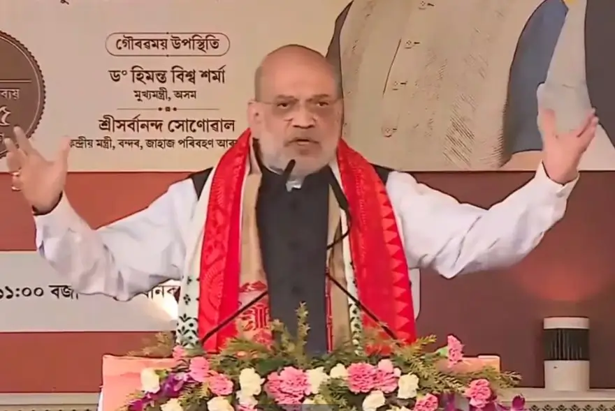 ‘অসমৰ পৰা এজন এজনকৈ বিদশী বহিষ্কাৰ কৰা হ’ব’; ডিব্ৰুগড়ৰ পৰা অবৈধ বিদেশীৰ বিৰুদ্ধে হুংকাৰ অমিত শ্বাহৰ