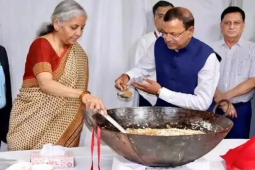 পৰম্পৰাগত 'হালোৱা চেৰিমনি'ৰে আৰম্ভ হ’ল বাজেট-২০২৬ৰ কাউন্ট-ডাউন
