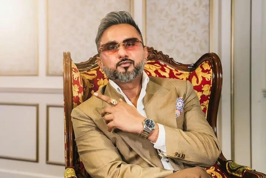 ‘হানী সিঙে ক্ষমা খুজিব লাগে, সমাজৰ কাৰণে কলংক’; কণ্ঠশিল্পীগৰাকীৰ বিতৰ্কিত বক্তব্যক লৈ অযোধ্যা সন্তসকলৰ বিস্ফোৰক মন্তব্য