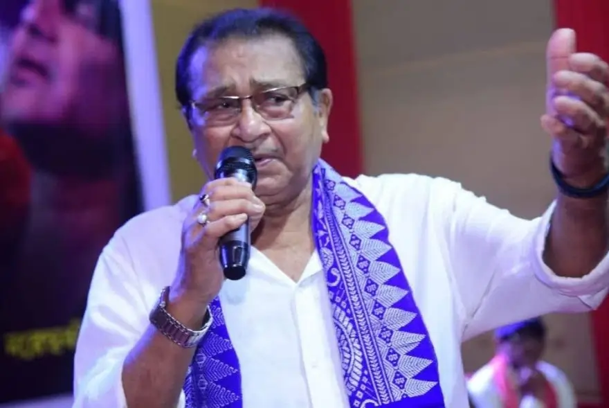 বিশিষ্ট কণ্ঠশিল্পী সমৰ হাজৰিকাৰ দেহাৱসান...