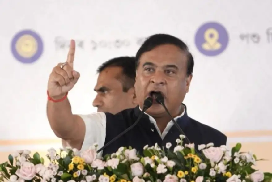 পুনৰবাৰ শাসনলৈ আহিলে নতুনকৈ দিয়া হ'ব ২ লাখ চাকৰিঃ প্ৰধানমন্ত্ৰীৰ সন্মুখত মুখ্যমন্ত্ৰীৰ বৃহৎ ঘোষণা