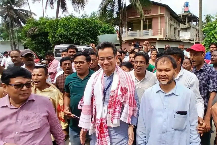 ‘পছন্দৰ ১২ খন আসন পালেহে মিত্ৰতা সম্ভৱ হ’ব’; কংগ্ৰেছৰ সৈতে মিত্ৰতাক লৈ অখিল গগৈৰ বিস্ফোৰক মন্তব্য