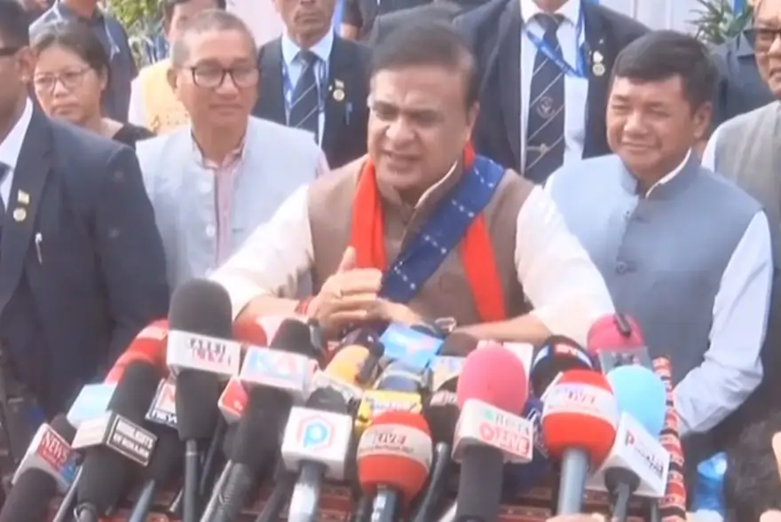 “APHLCৰ লগত যিয়ে মিত্ৰতা কৰে সি ৰাজনীতিত ডুবিব"- মুখ্যমন্ত্ৰীৰ কটাক্ষ