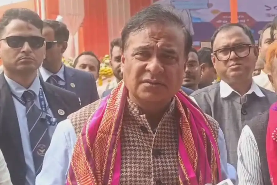 ‘মই থকালৈকে মিঞাৰ শান্তি নাই’: অবৈধ অনুপ্ৰৱেশকাৰীৰ বিৰুদ্ধে পুনৰ সৰৱ মুখ্যমন্ত্ৰী