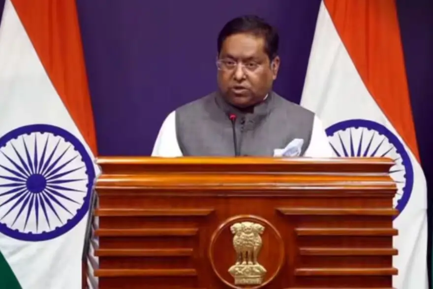 ৰাছিয়াৰ পৰা তেল ক্ৰয় বন্ধ কৰিব নেকি ভাৰতে ? ট্ৰাম্পৰ দাবীক লৈ বৈদেশিক মন্ত্ৰালয়ৰ স্পষ্টীকৰণ