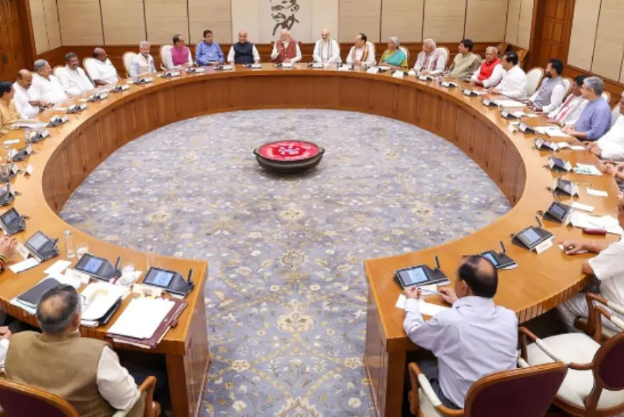 নিৰ্বাচনমুখী অসমে আজি লাভ কৰিব পাৰে ডাঙৰ উপহাৰ, মোদী কেবিনেটে দিব ৪০ হাজাৰ কোটি!