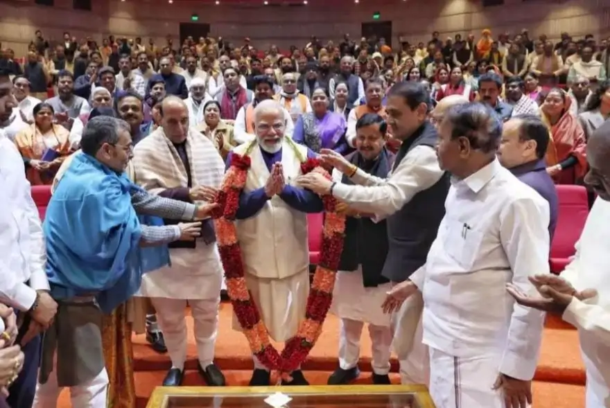 নিৰ্বাচনী বিজয়তে সন্তুষ্ট নহ’বলৈ সাংসদক আহ্বান প্ৰধানমন্ত্ৰী মোদীৰ; আমেৰিকাৰ সৈতে বাণিজ্যিক চুক্তি সন্দৰ্ভতো গুৰুত্বপূৰ্ণ মন্তব্য