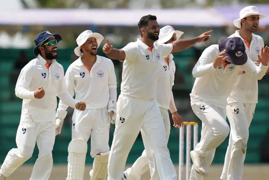 জম্মু-কাশ্মিৰে ৰচিলে ইতিহাস; প্ৰথমবাৰৰ বাবে ৰঞ্জী ট্ৰফীৰ খিতাপ অৰ্জন