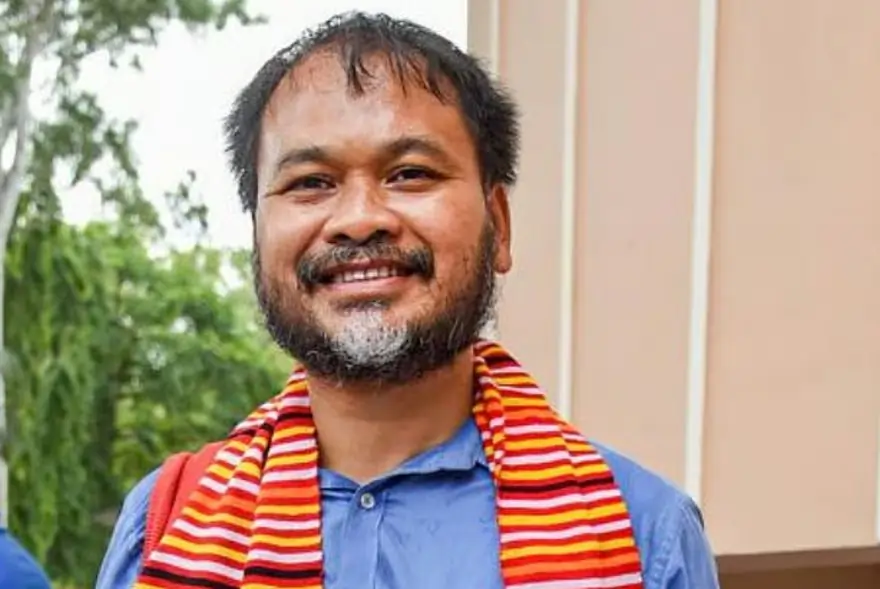 “২১ৰ আৰু ২৬ ৰ নিৰ্বাচনৰ মাজত আকাশ পাতাল পাৰ্থক্য আছে”; কিহৰ ইংগিত দিলে অখিল গগৈয়ে
