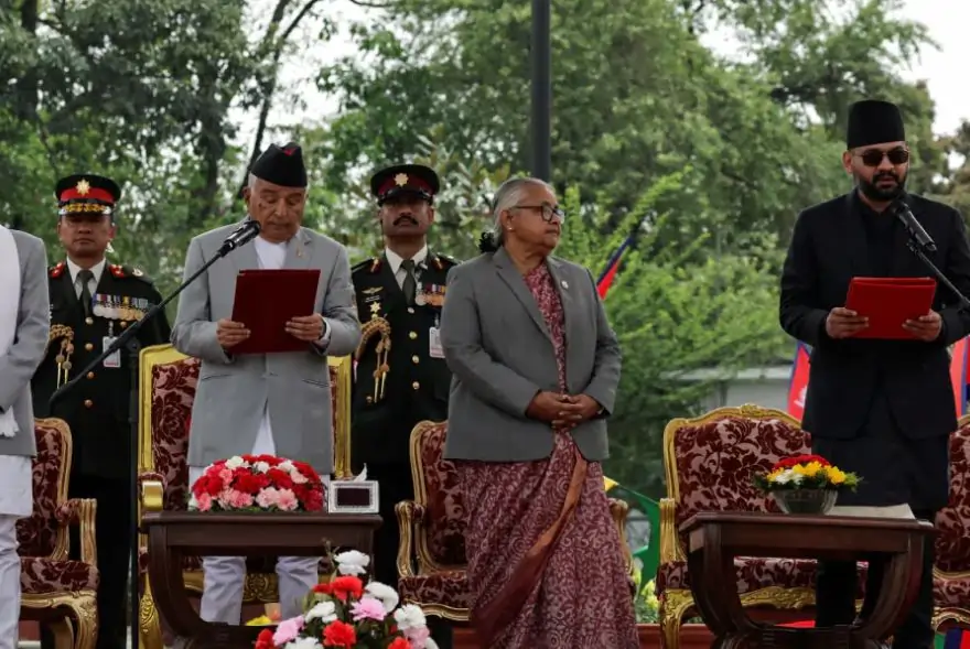 শংখ ধ্বনিৰ মাজেৰে নেপালৰ প্ৰধানমন্ত্ৰী হিচাপে শপত গ্ৰহণ বলেন্দ্ৰ শ্বাহৰ; প্ৰধানমন্ত্ৰী মোদীৰ শুভেচ্ছা