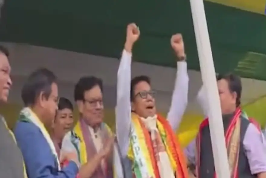সক্ৰিয় ৰাজনীতিলৈ এবছুৰ প্ৰাক্তন সভাপতি দীপেন বড়ো, UPPLত আনুষ্ঠানিক যোগদান