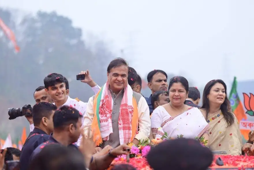 জনসমুদ্ৰৰ মাজেৰে মনোনয়ন দাখিল মুখ্যমন্ত্ৰী ড০ হিমন্ত বিশ্ব শৰ্মাৰ