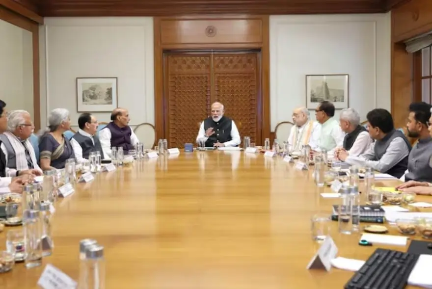 মধ্যপ্ৰাচ্যৰ সংঘাতৰ মাজতে উচ্চ পৰ্যায়ৰ বৈঠকৰ আহ্বান প্ৰধানমন্ত্ৰী মোদীৰ; জ্যেষ্ঠ কেবিনেট মন্ত্ৰীও উপস্থিত