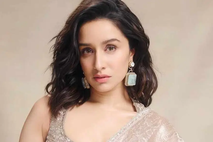 ৩৯ বছৰ বয়সত কইনা হ’ব শ্ৰদ্ধা কাপুৰ; দীৰ্ঘদিনীয়া প্ৰেমিকৰ সৈতে আৱদ্ধ হ’ব বিবাহপাশত!