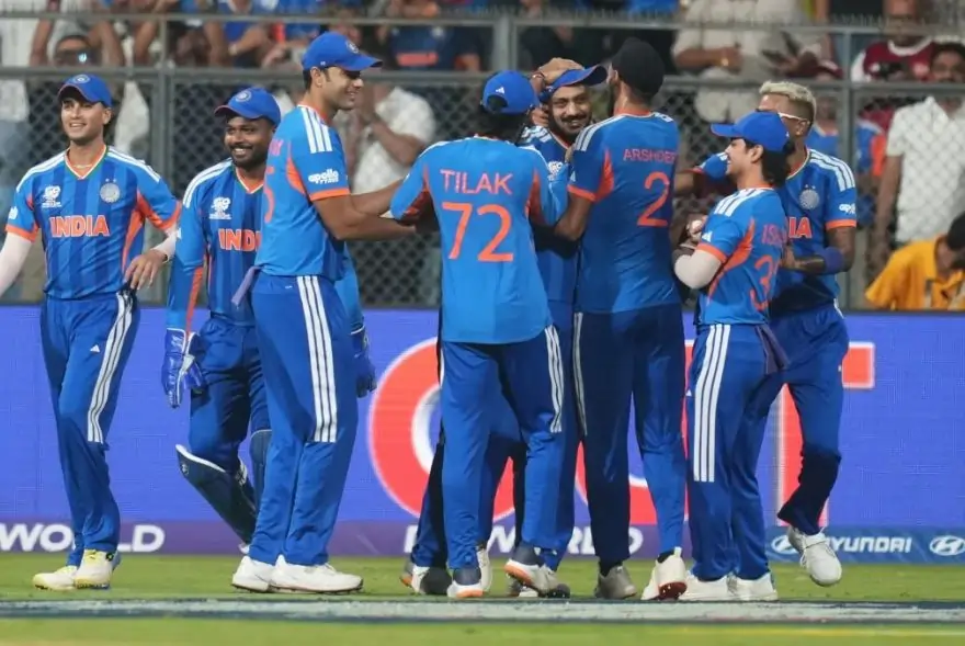 টি-২০ বিশ্বকাপৰ ফাইনেলত প্ৰৱেশ ভাৰতৰ; ৭ ৰানত পৰাস্ত ইংলেণ্ড